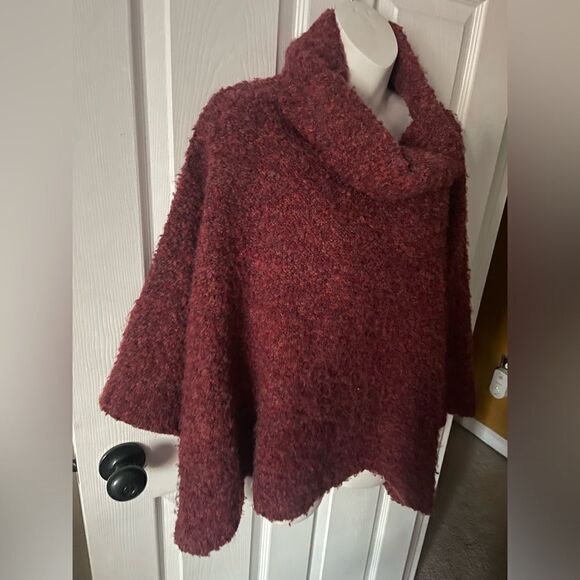 Women’s Oversized Poncho Sweater In A Rustic Brick Color - Picture 2 of 9